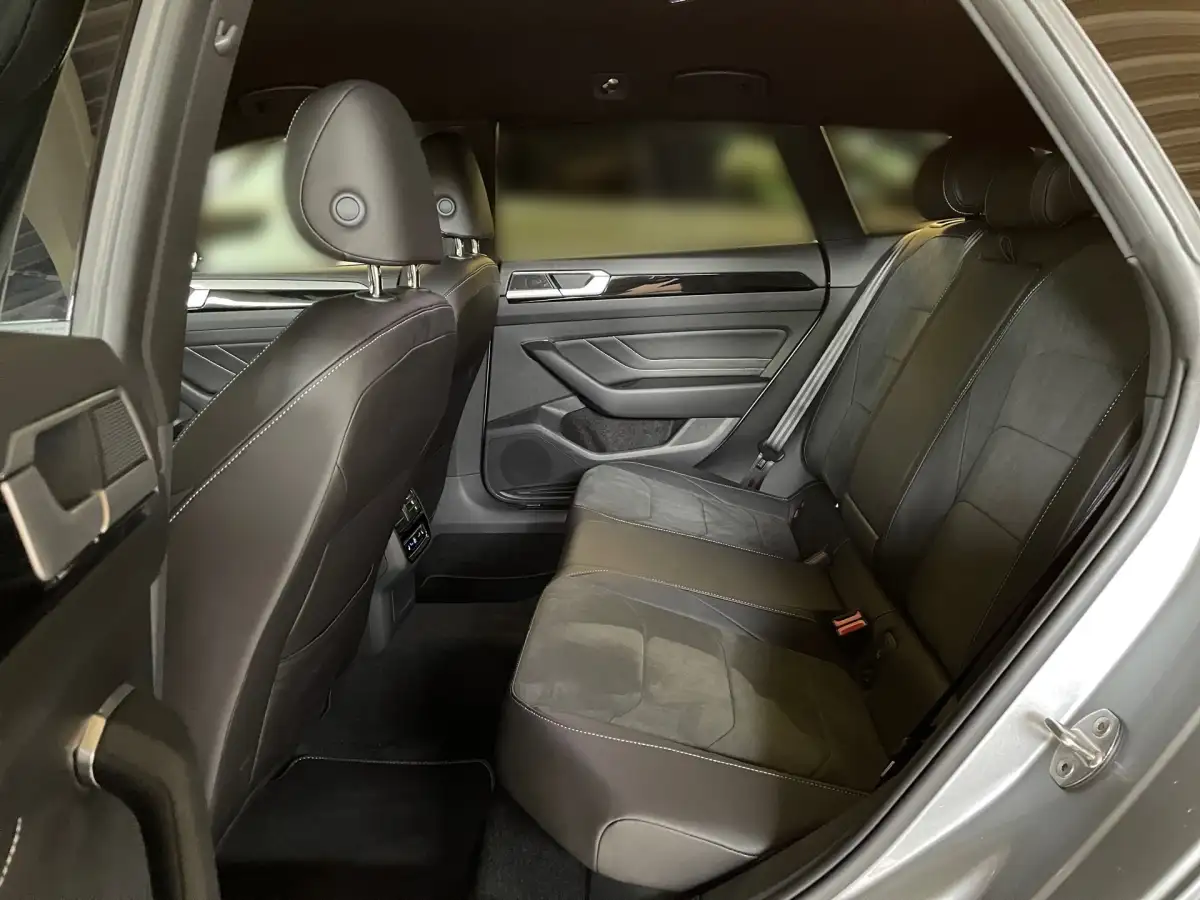 Volkswagen Arteon, Kombi, Diesel, Automatik, Silber
