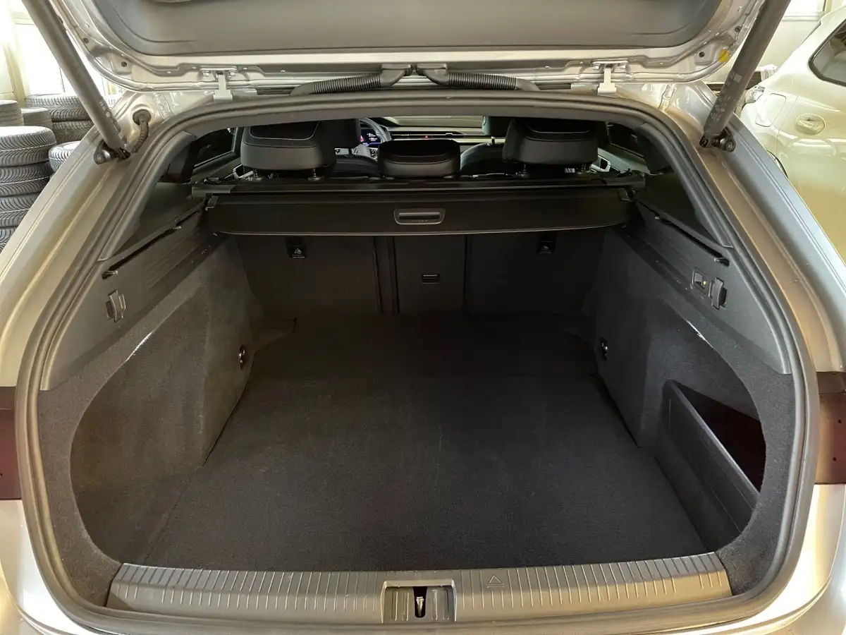 Volkswagen Arteon, Kombi, Diesel, Automatik, Silber