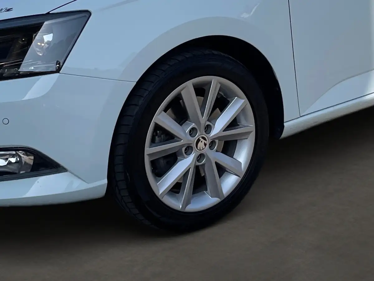 Skoda Fabia, Kombi, Benzin, Automatik, Weiß