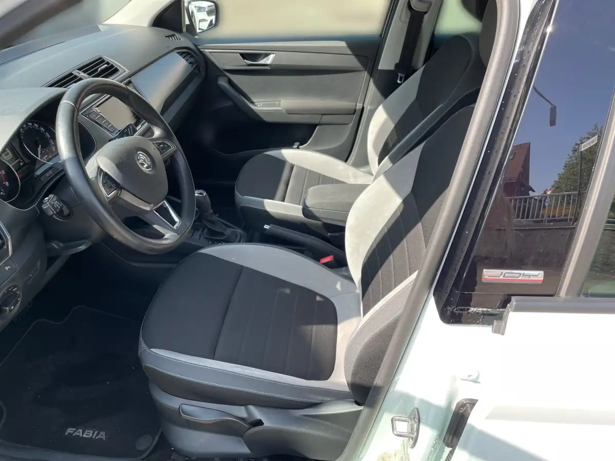 Skoda Fabia, Kombi, Benzin, Automatik, Weiß