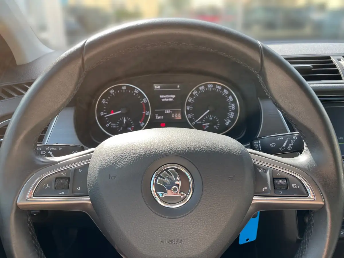 Skoda Fabia, Kombi, Benzin, Automatik, Weiß