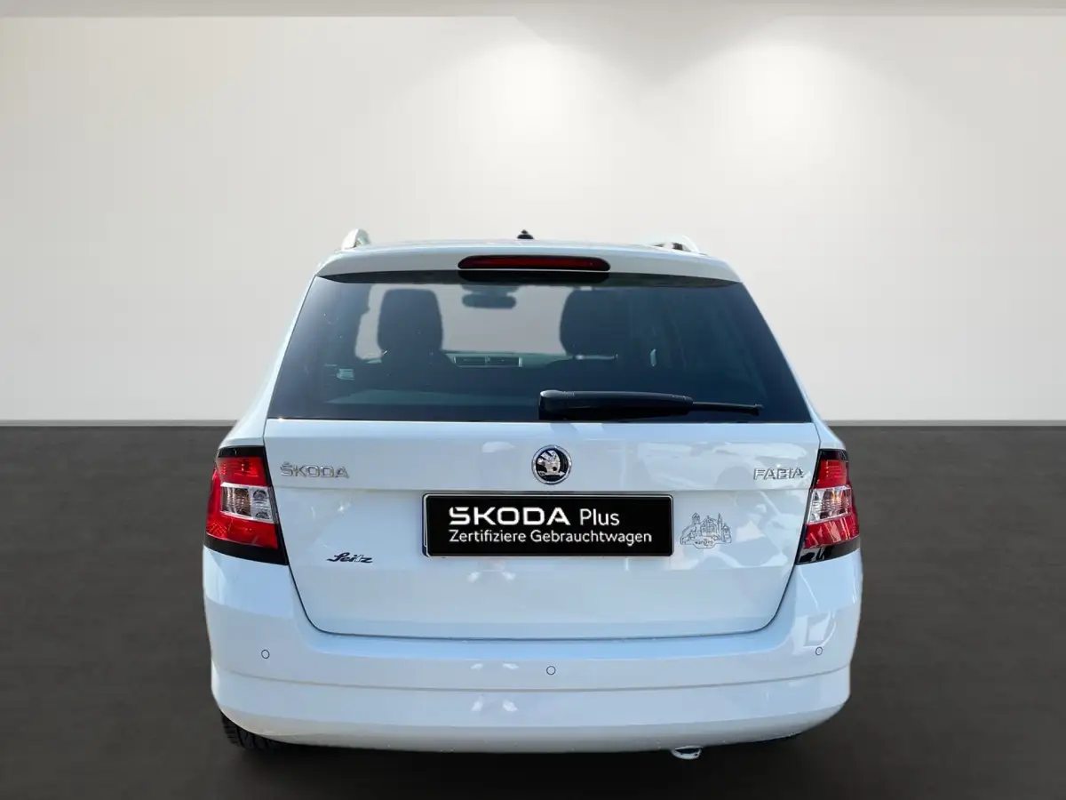 Skoda Fabia, Kombi, Benzin, Automatik, Weiß