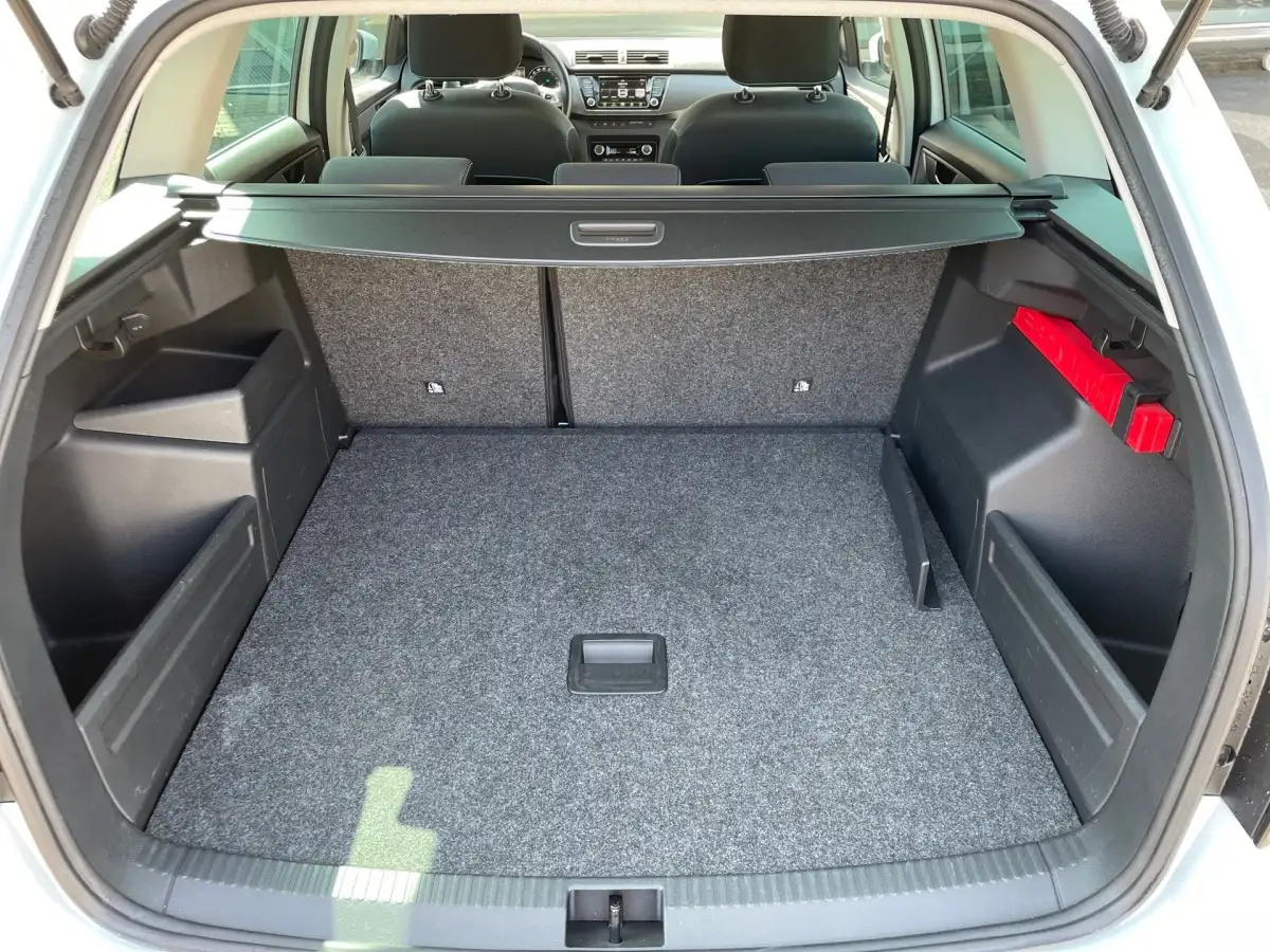 Skoda Fabia, Kombi, Benzin, Automatik, Weiß