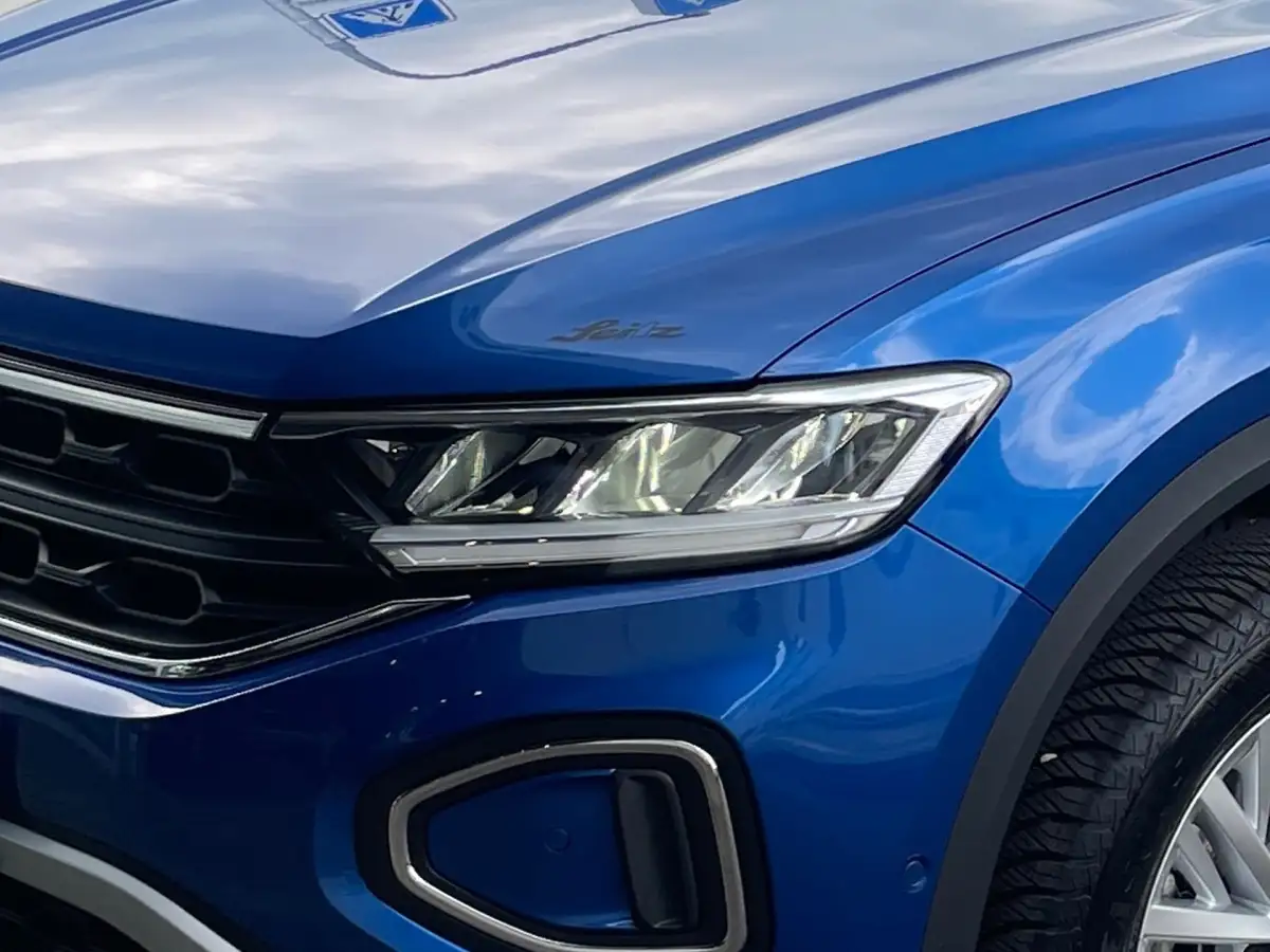 Volkswagen T-Roc, SUV/Geländewagen/Pickup, Benzin, Schaltgetriebe, Blau