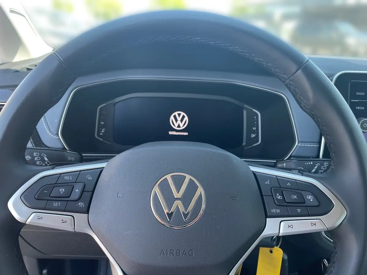 Volkswagen T-Cross, SUV/Geländewagen/Pickup, Benzin, Automatik, Grau