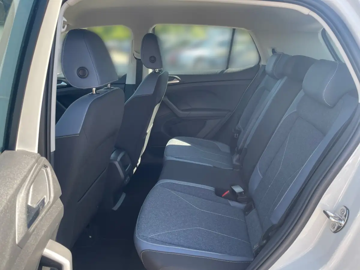 Volkswagen T-Cross, SUV/Geländewagen/Pickup, Benzin, Automatik, Grau