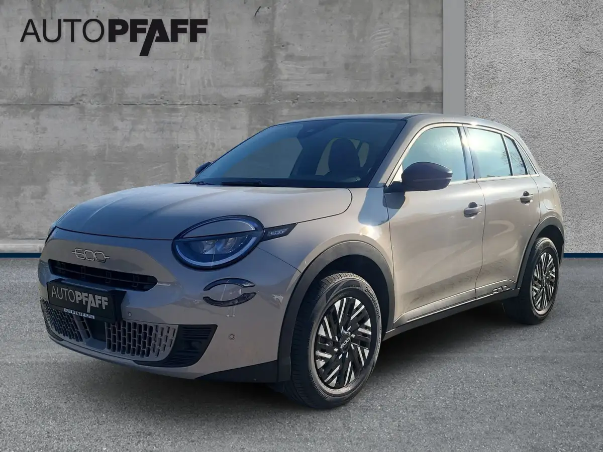 Fiat 600 HYBRID 136 PS Navi|Kamera|Keyless