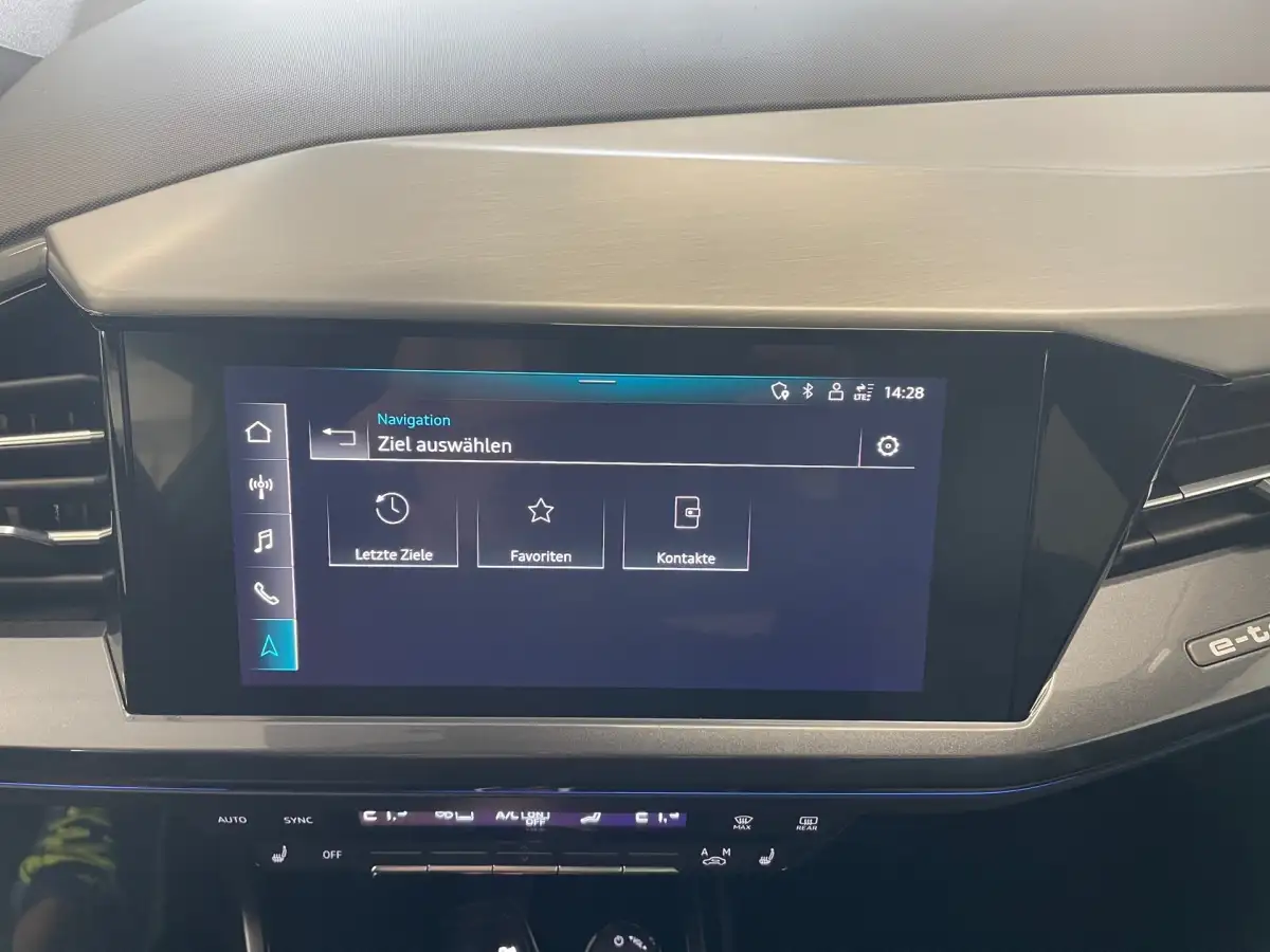 Audi Q4 e-tron, SUV/Geländewagen/Pickup, Elektro, Automatik, Grau