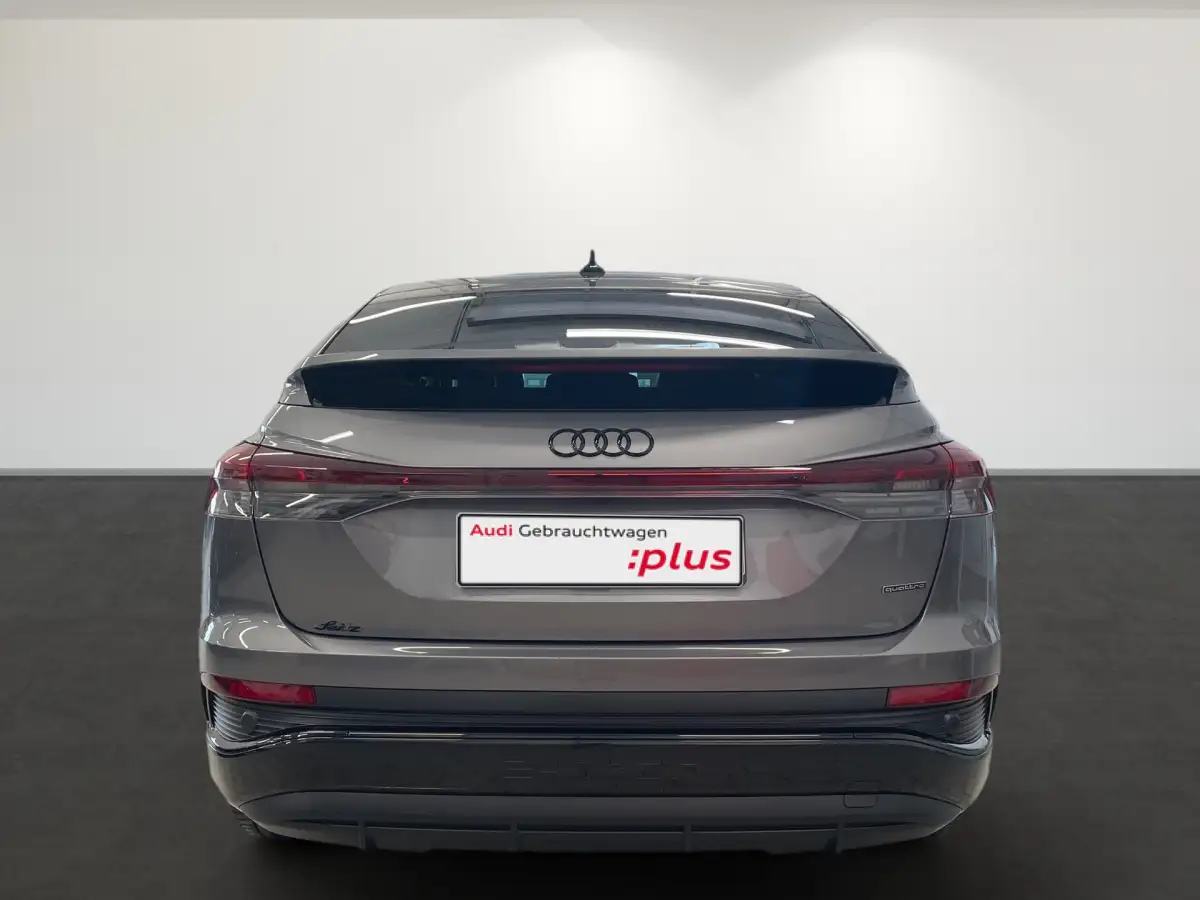 Audi Q4 e-tron, SUV/Geländewagen/Pickup, Elektro, Automatik, Grau