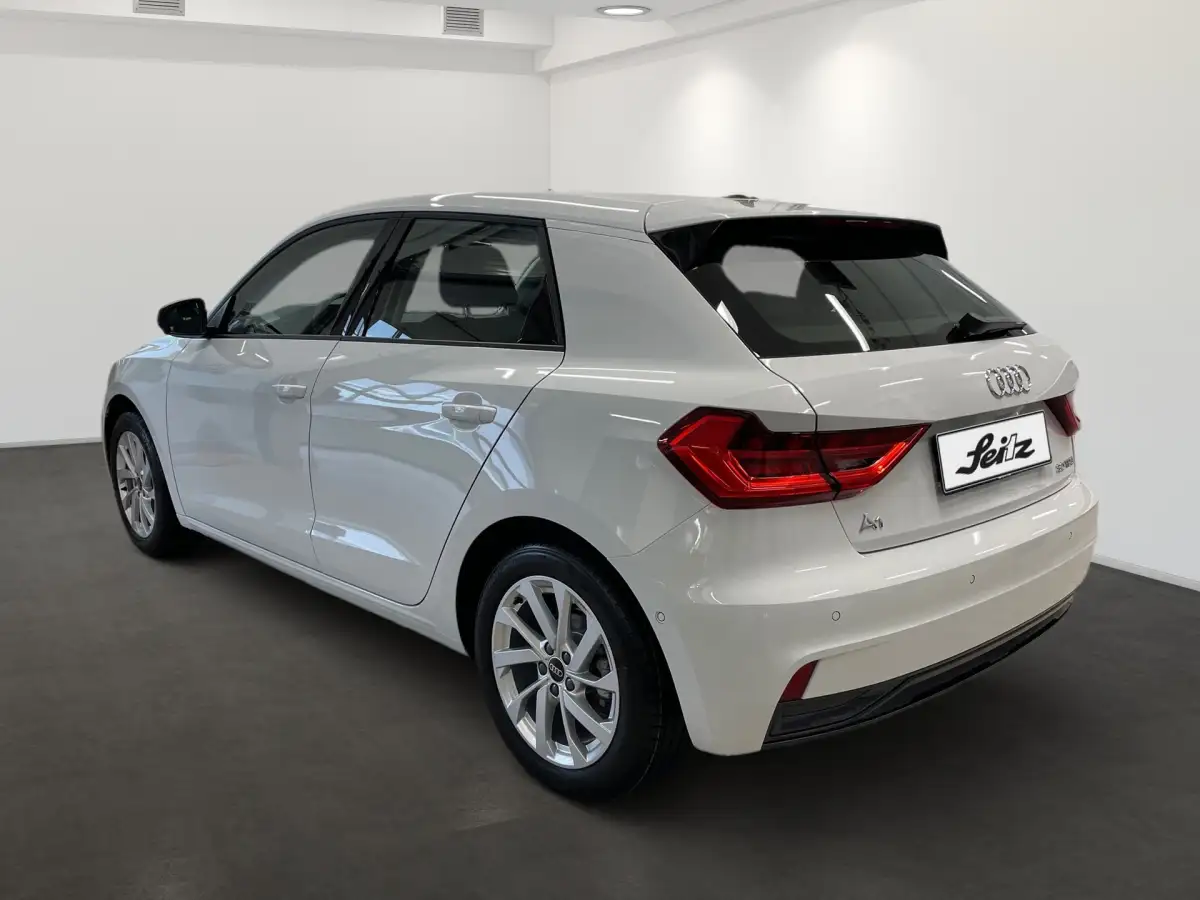 Audi A1, Kleinwagen, Benzin, Automatik, Weiß