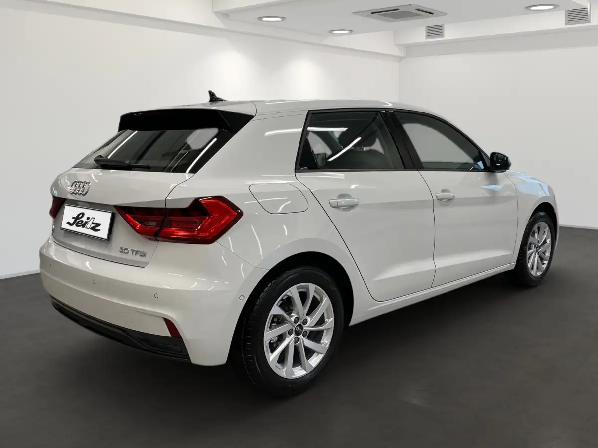 Audi A1, Kleinwagen, Benzin, Automatik, Weiß