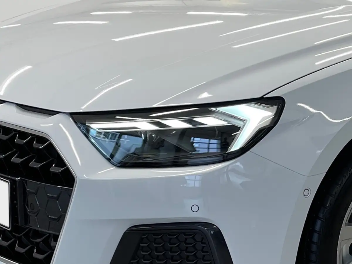 Audi A1, Kleinwagen, Benzin, Automatik, Weiß