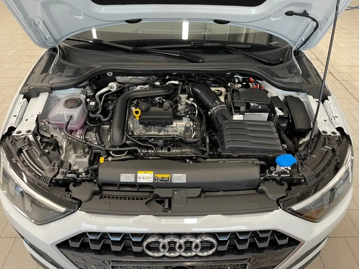 Audi A1, Kleinwagen, Benzin, Automatik, Weiß
