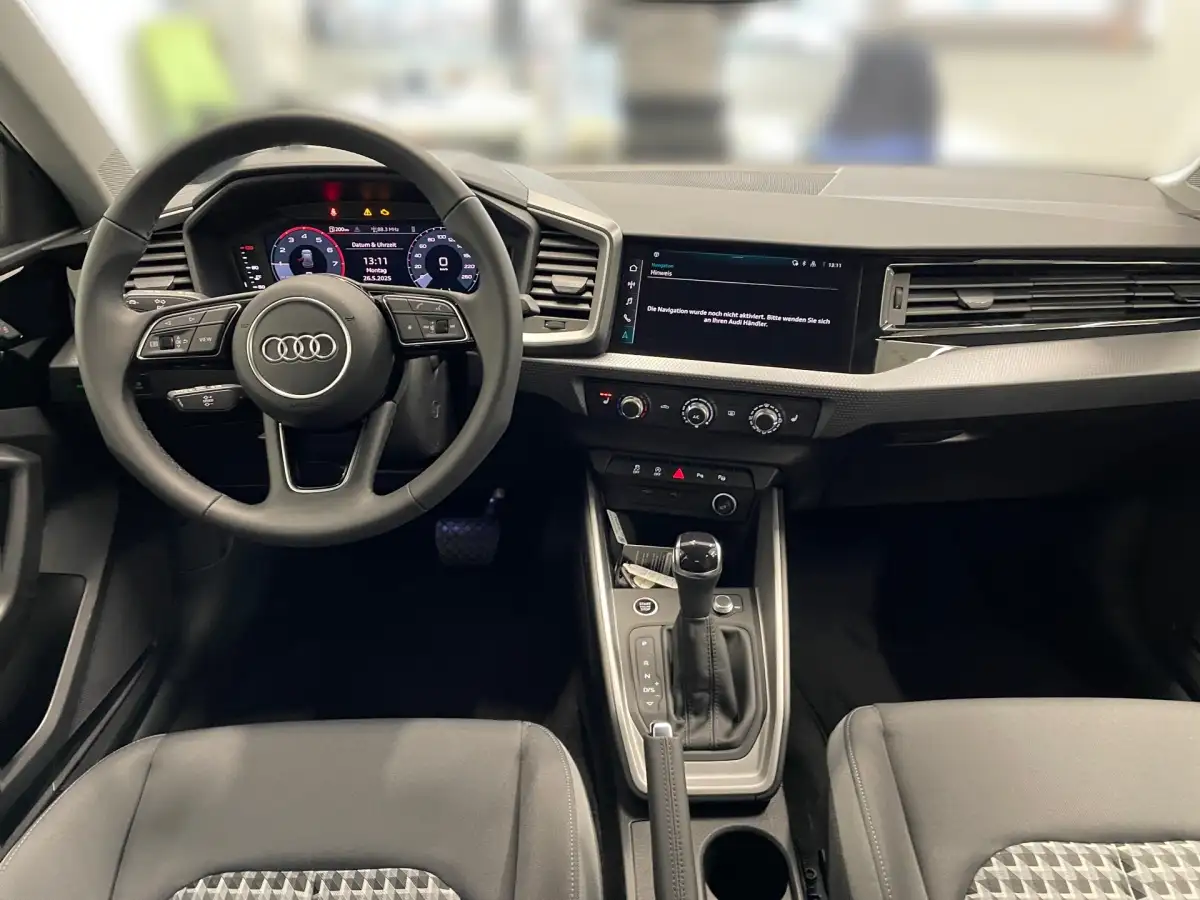 Audi A1, Kleinwagen, Benzin, Automatik, Weiß