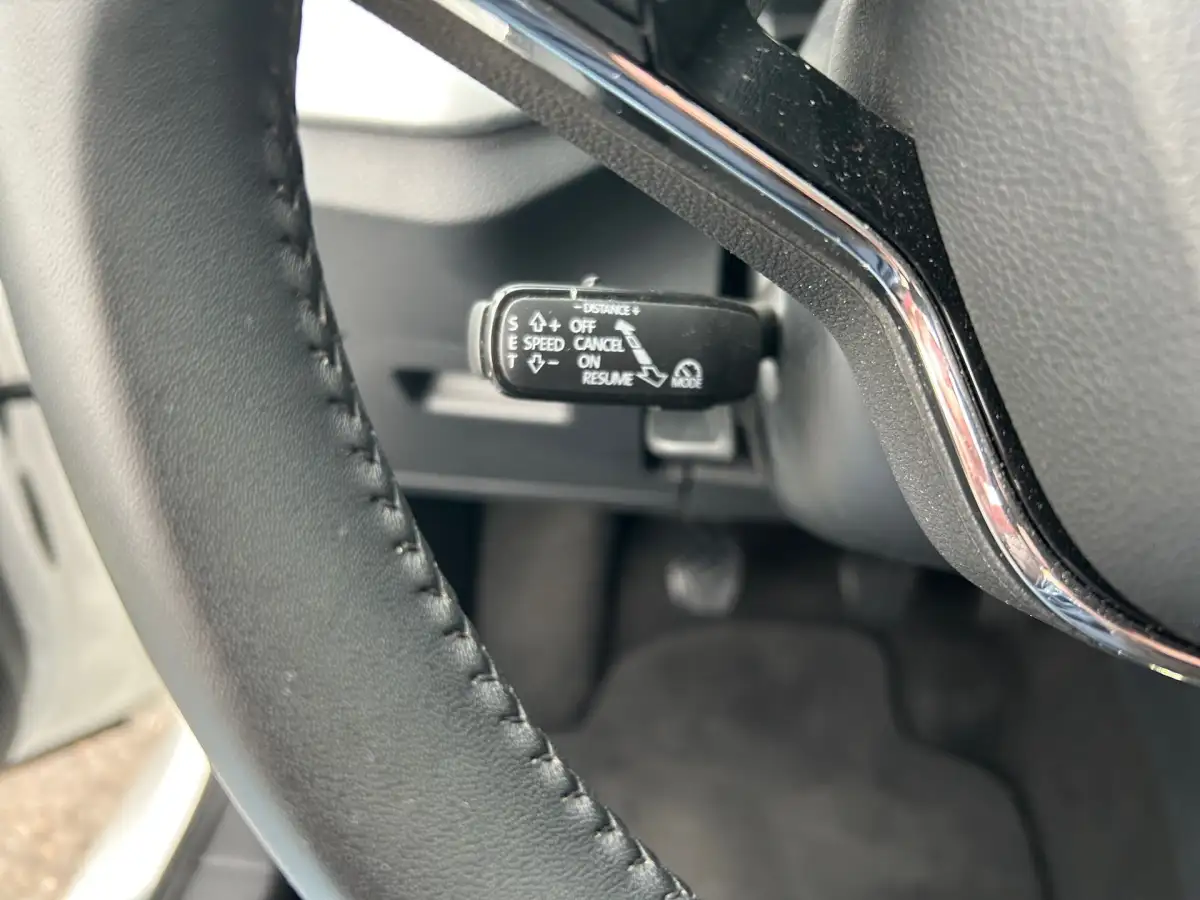Skoda Scala, Limousine, Benzin, Schaltgetriebe, Weiß