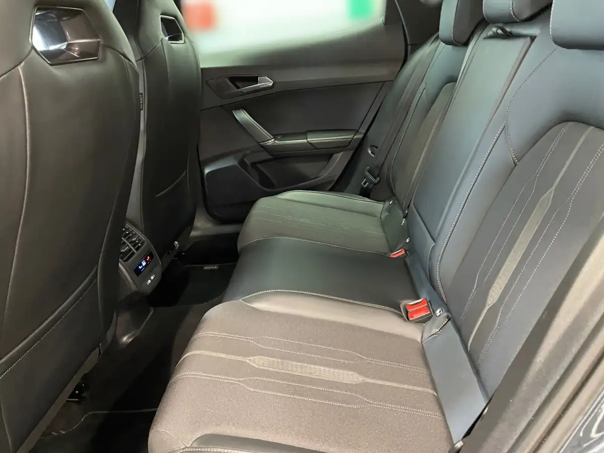 Cupra Formentor, SUV/Geländewagen/Pickup, Hybrid (Benzin/Elektro), Automatik, Grau